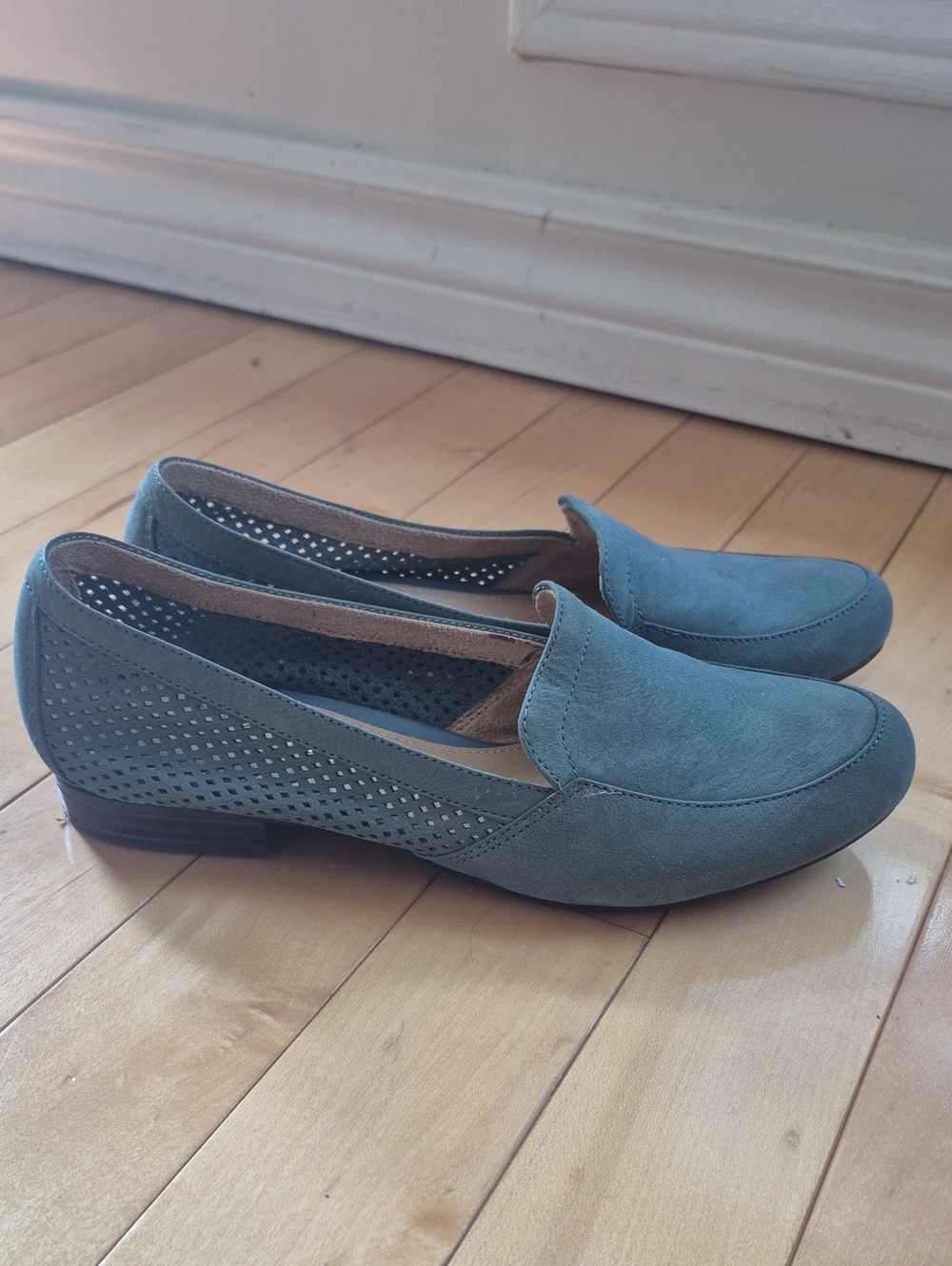 Naturalizer N5 COMFORT Women’s Perforated Slip-On Loafers in Teal